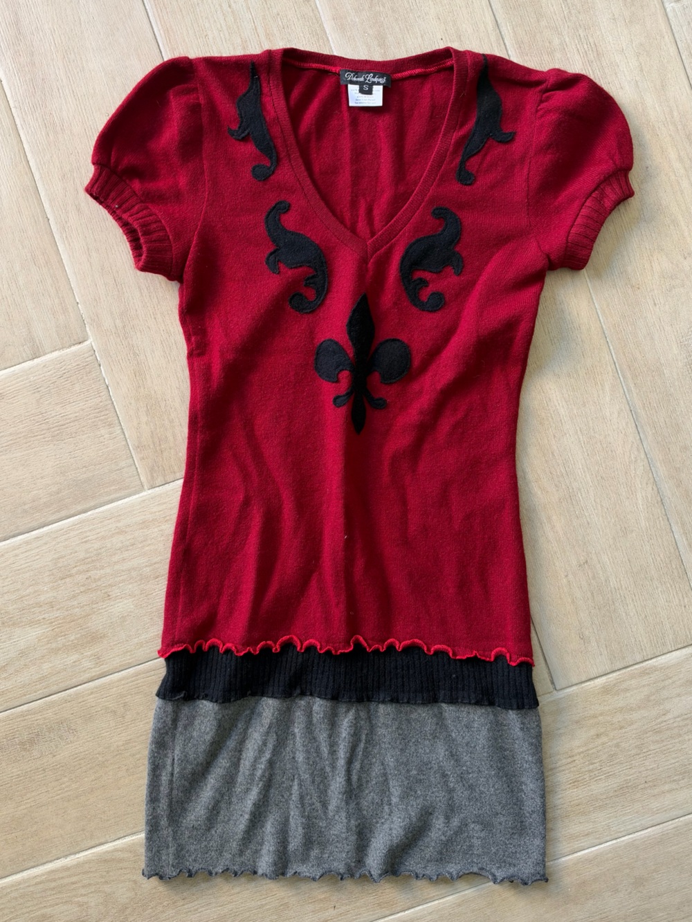 One of a Kind Cashmere Red Short-Sleeve Knit Sweater Dress with Black Appliqué
